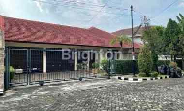 rumah taman prapen hadap timur surabaya