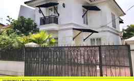 Dijual Rumah Cantik Tebet Timur dekat Taman Eco Park Jalan 2 Mobil