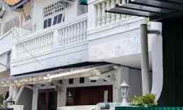 Rumah Akses Mobil Persis Belakang SMPN 115 Jakarta