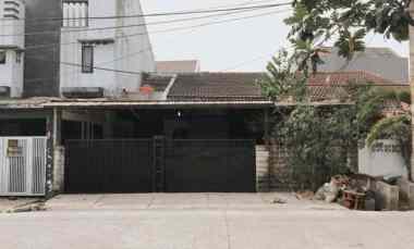 Rumah Tenang dan Aman di Komplek Pesanggrahan Permai