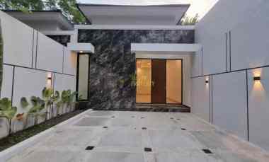 Rumah Tropis Modern Siap Huni - di Jalan Kaliurang