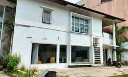 Rumah Tua di Ir. H. Juanda, Dago Bandung