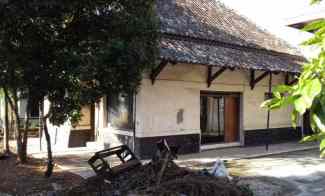 Rumah Tua Strategis jl. Cikutra Bandung