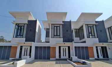 Rumah Villa 2 Lantai Ready Stok dekat Bns Kota Batu
