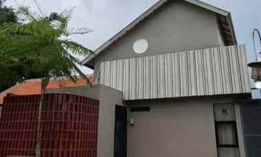 rumah villa dekat kampus uii pusat kaliurang km 14