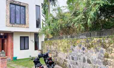 Rumah Villa Mewah 2 Lantai Kemuning, Karanganyar