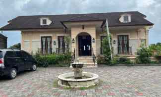 Rumah Villa Mewah Kawasan Wisata Tawangmangu