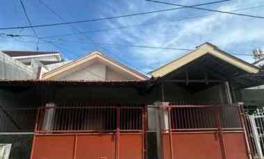 Rumah Wisma Mukti Klampis Semolo Barat, Strategis