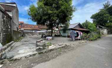 Selatan Pasar Gentan Tanah Jakal km 9 Lingkungan Kos