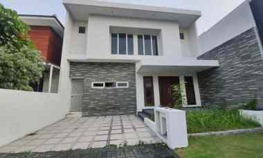 Sewa Rumah Modern Kontemporer Dian Istana Surabaya