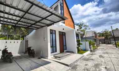 Siap Huni Belakang Umy