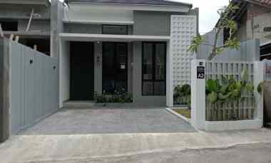 SIAP HUNI Rumah Modern dekat Pasar Cebongan