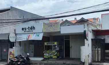 Rumah Dijual di Jl. Simpang Darmo Permai Utara No. 9, Pradahkalikendal, Kec. Dukuhpakis, Surabaya, Jawa Timur 60226