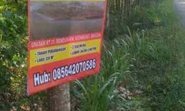 tanah dua sisi penting lunas