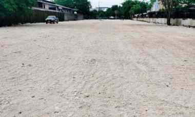 Tanah Raya Panjang Jiwo STRATEGIS, Commercial AREA