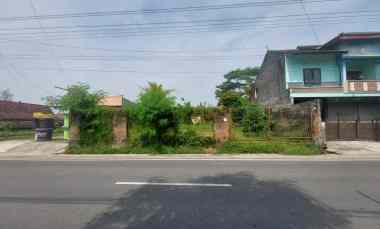 Tanah Sleman SHM Tepi Jalan LPMP dekat SMPN 4