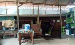 Rumah Joglo Tepi jl Raya Karangpandan Kemuning