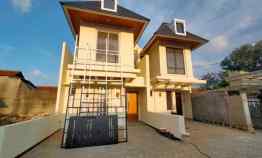 Townhouse American Style Exclusive 10 menit Akses Tol