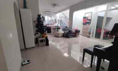 Turun Harga 500 juta Jual Rumah Asemrowo, Hunian Asri