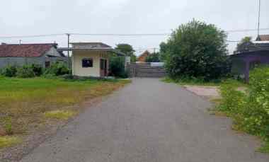 Vex Pabrik Peterongan Jombang, Strategis