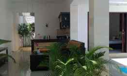 Villa Eksotik Fully Furnished Lokasi dekat Pantai Lovina Bali