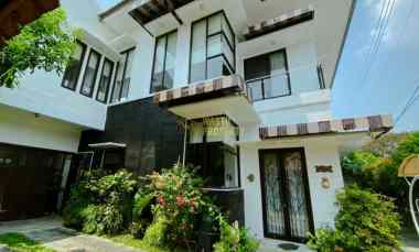 Villa Mewah di Jantung Kota Jogja, Tanah Luas