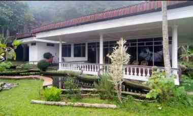 Villa Dijual di Trawas