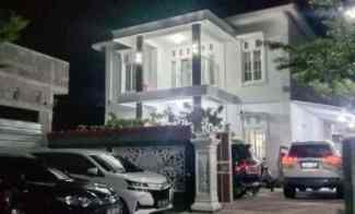 Villa Omah Putih Lingkungan Persawahan