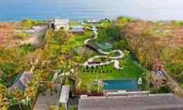 Beachfront Villa Setengah Hektar di Pinggir Tebing Pantai Pecatu